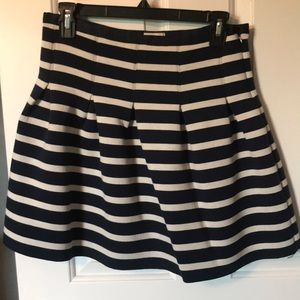 GAP navy/white striped skirt